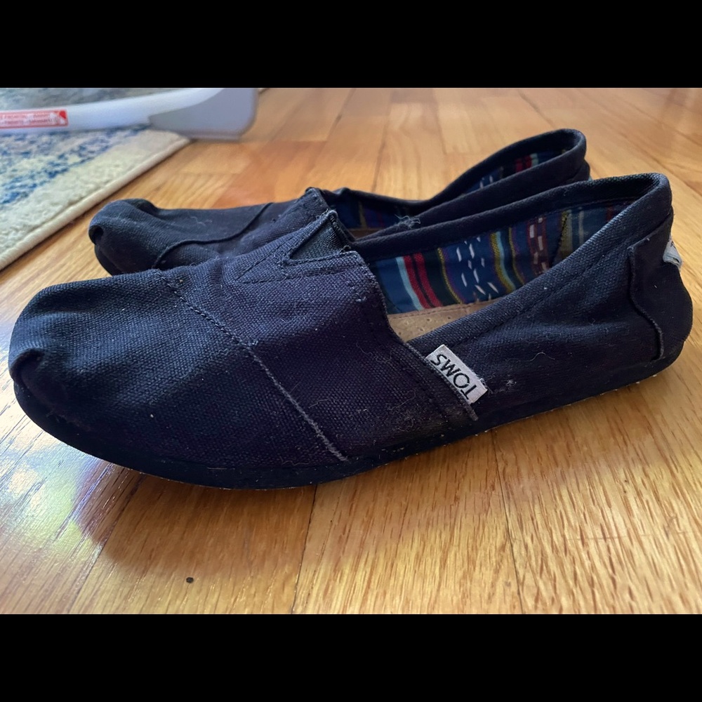 TOMS size 7